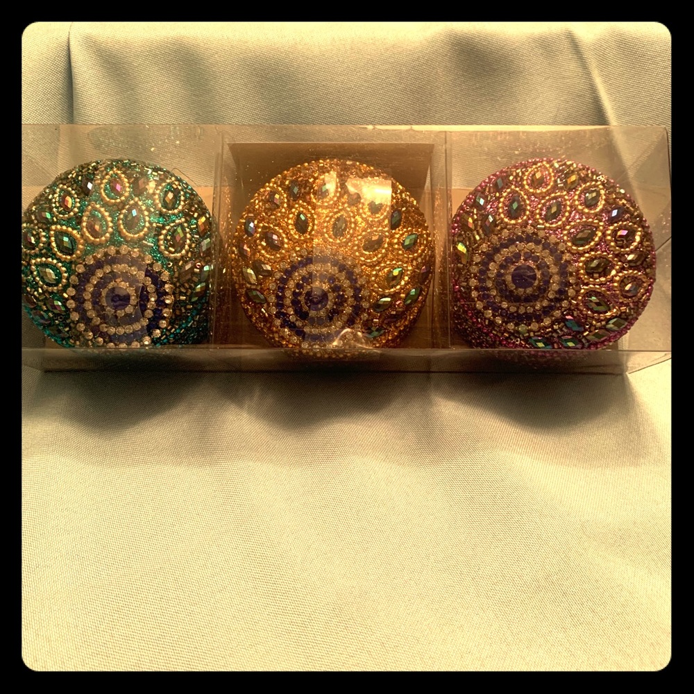 Pack of 3 jeweled round gift boxes